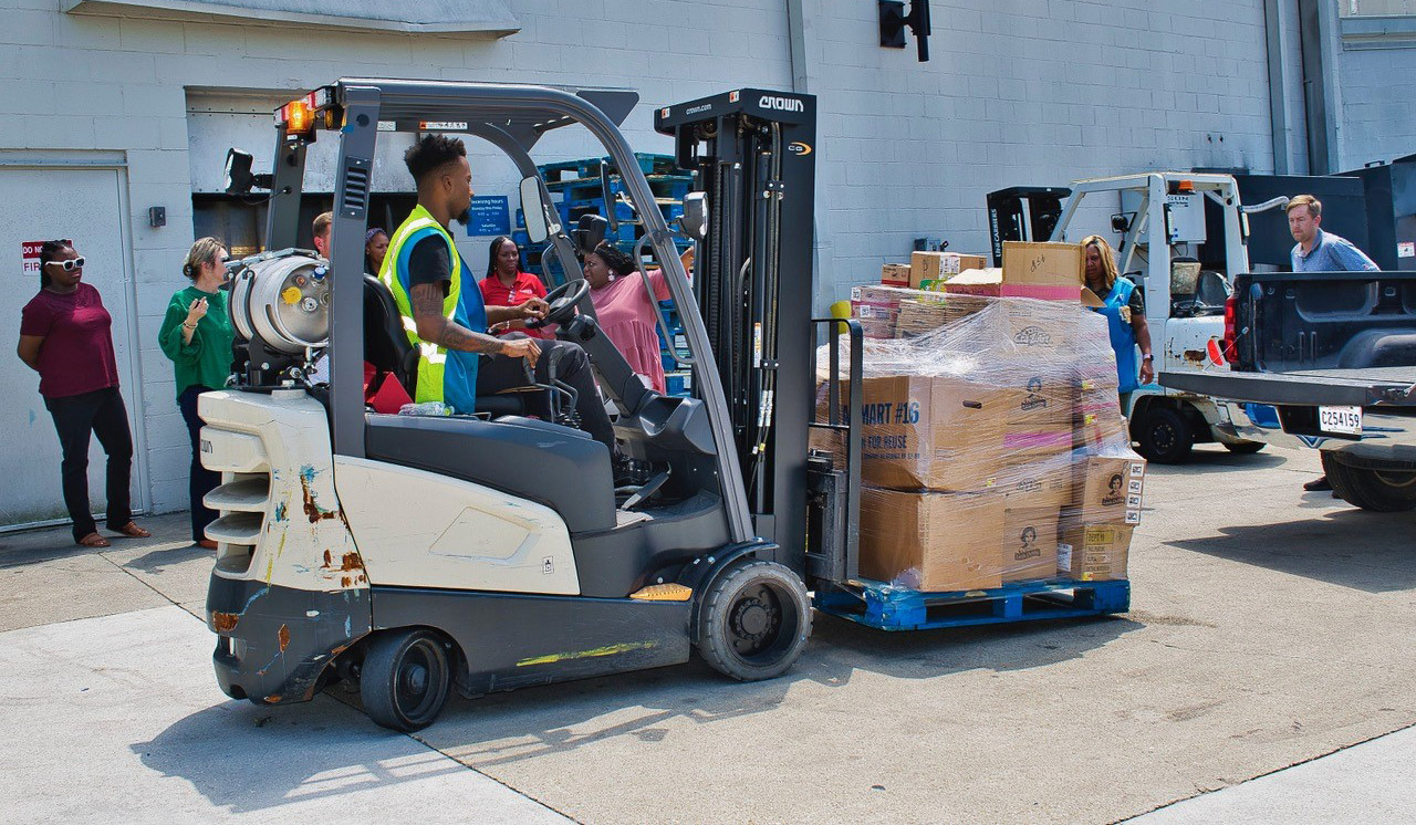 LaPlace Walmart, River Region Chamber team up to new teachers