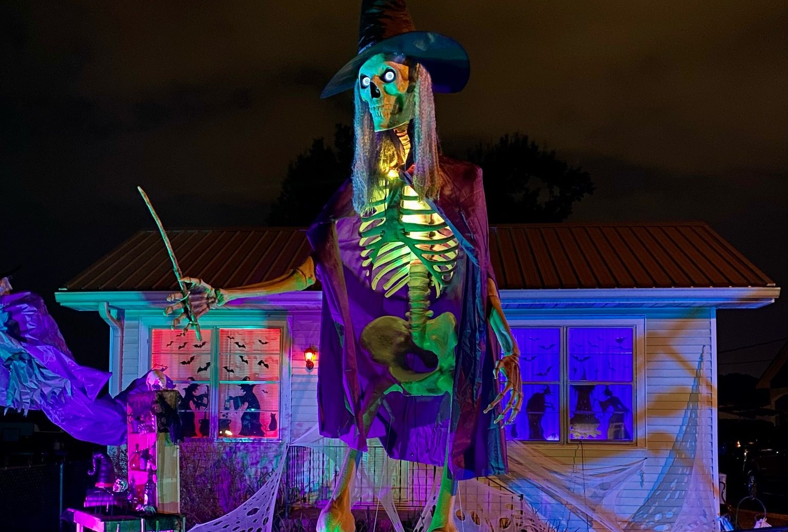 Halloween display benefits children with cancer L'Observateur L